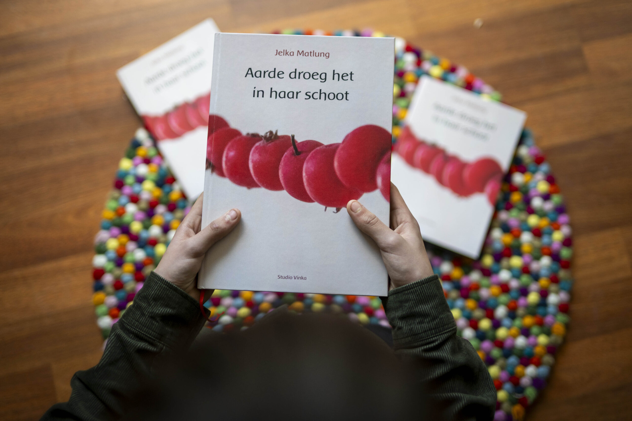 Aarde droeg het in haar schoot